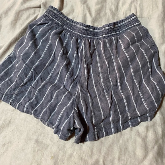 Universal Thread Gray Striped Women's Athletic Shorts - Picture 4 of 4